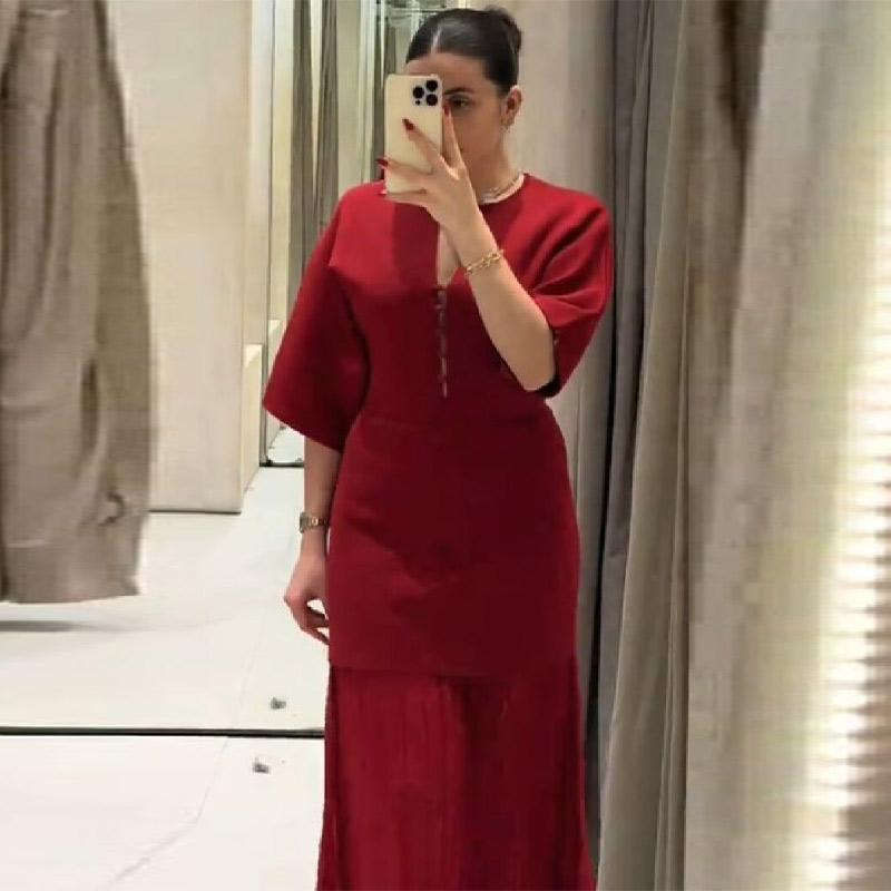Women Formal Wear With Skirt - Elegantes Burgunderrotes Plissiertes Maxikleid für Damen,