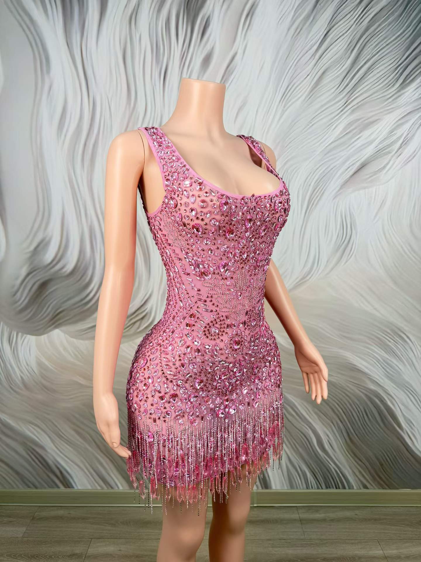 Luxuriöses Funkelndes Rosa Str – Women Formal Wear Photoshoot Bewertung und Preis