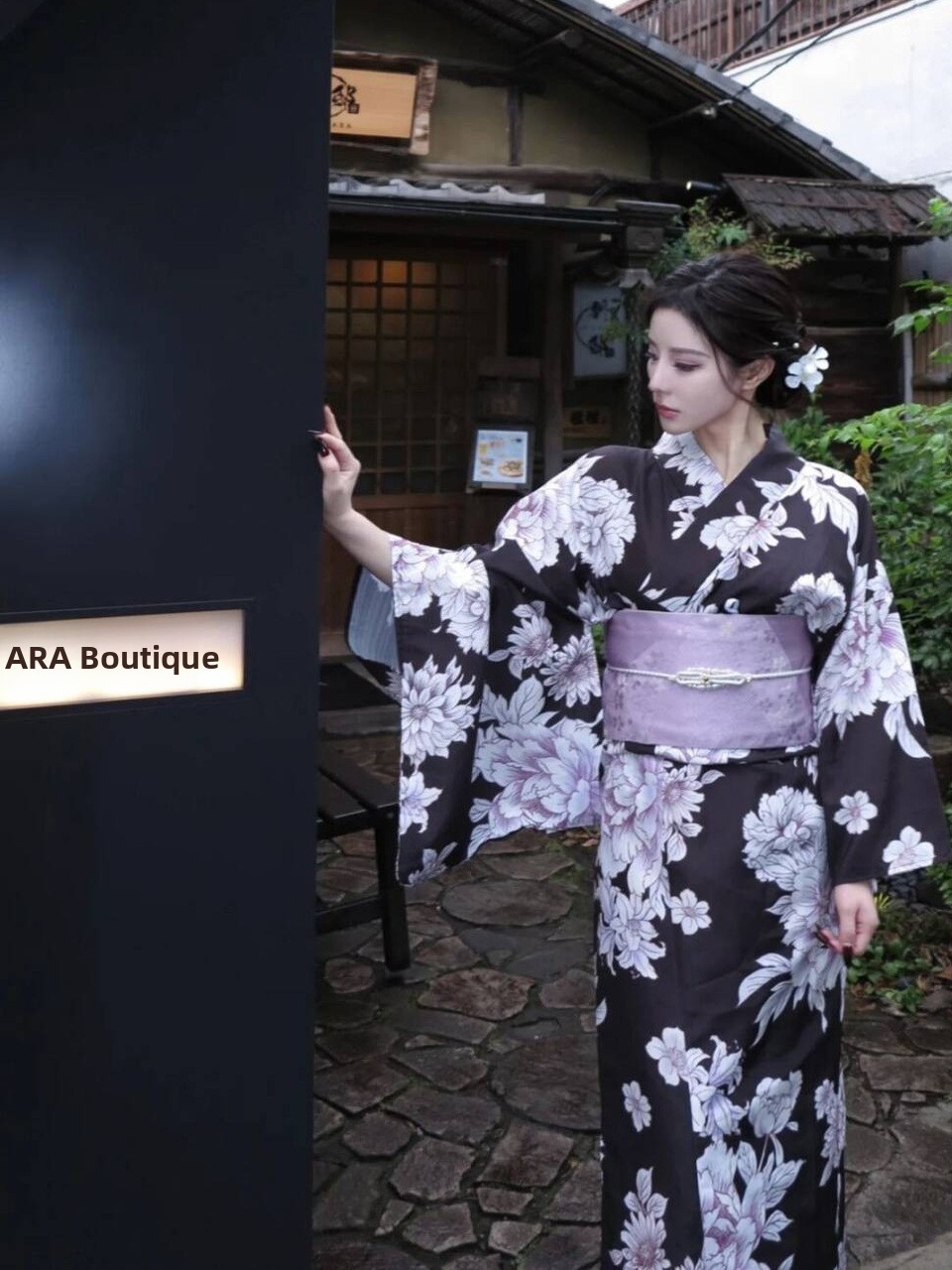 Traditioneller japanischer Kim – Women Formal Wear Photoshoot Bewertung und Preis
