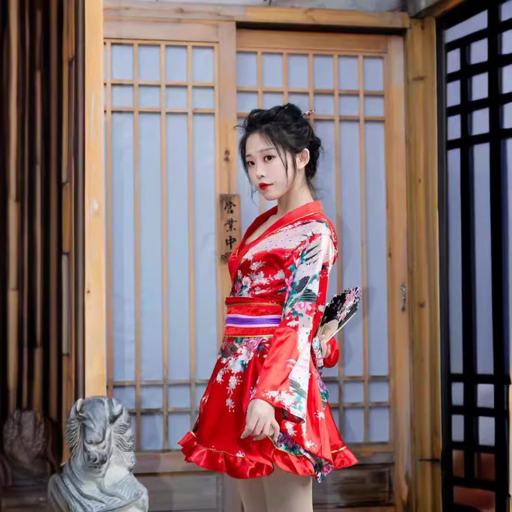 Roter Formeller Kimono Yukata  – Women Formal Wear Photoshoot Bewertung und Preis