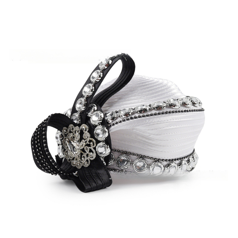 Hochwertige Strass-Fascinator- – Women Formal Wear Photoshoot Bewertung und Preis