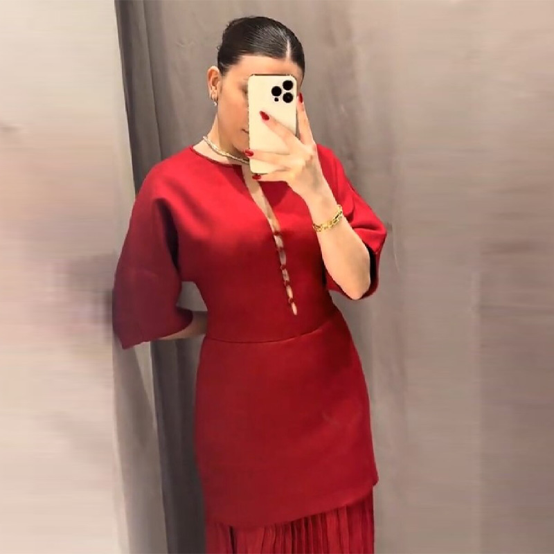 Elegantes Burgunderrotes Pliss – Women Formal Wear With Skirt Bewertung und Preis