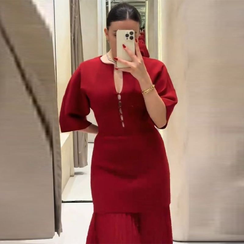 Elegantes Burgunderrotes Pliss – Women Formal Wear With Skirt Bewertung und Preis