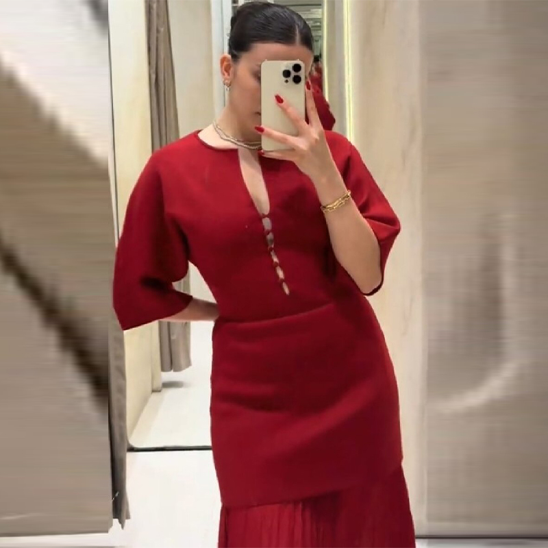 Elegantes Burgunderrotes Pliss – Women Formal Wear With Skirt Bewertung und Preis