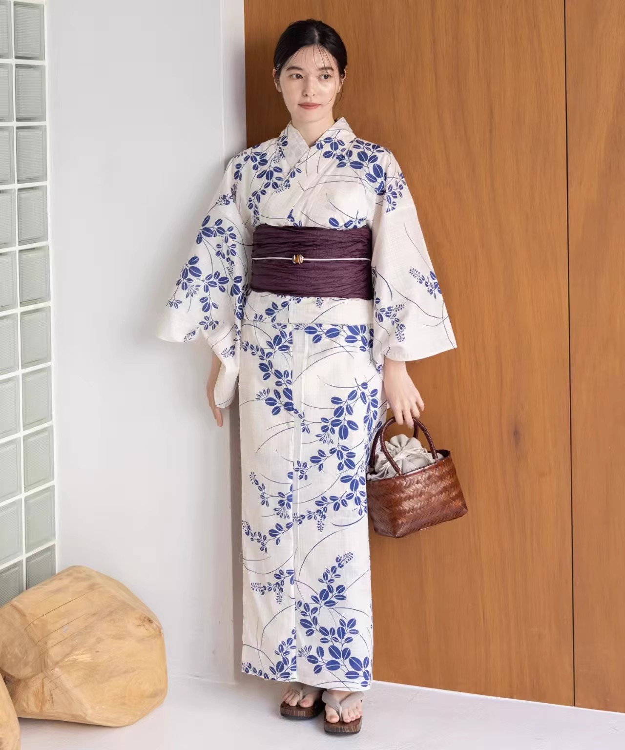 Japanischer Kimono/Yukata für  – Women Formal Wear Photoshoot Bewertung und Preis